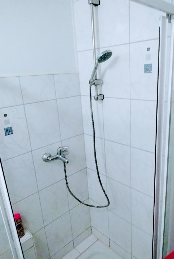 Julia'S Monteur Oase - Premium Apartment Exklusiv Fuer Solo-Reisende Еннепеталь Екстер'єр фото